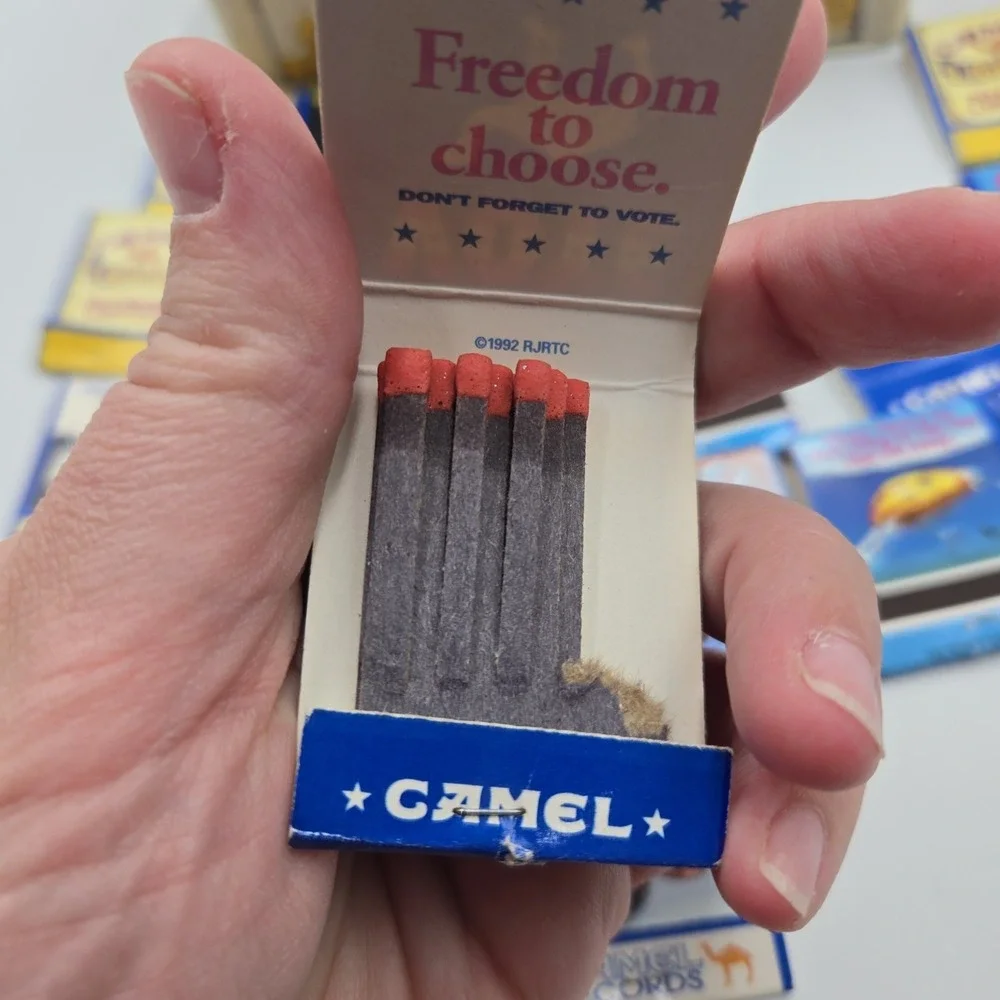 vintage Camel collector's tin 1992 W Mixed Camel Lights Matches Matchbooks